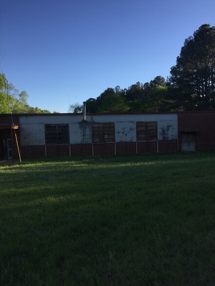 1017 Dolvin Ave, Union Point, GA for sale - Primary Photo - Image 2 of 11