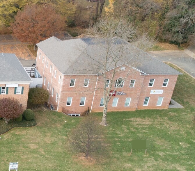 560 Broadview Ave, Warrenton, VA for lease - Building Photo - Image 1 of 11