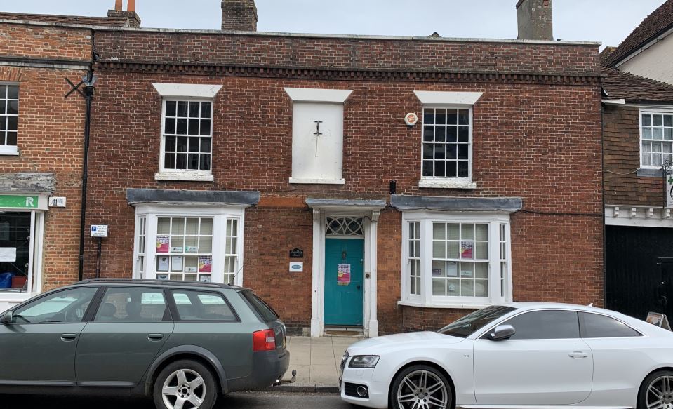 22 High St, Petersfield for sale Primary Photo- Image 1 of 1