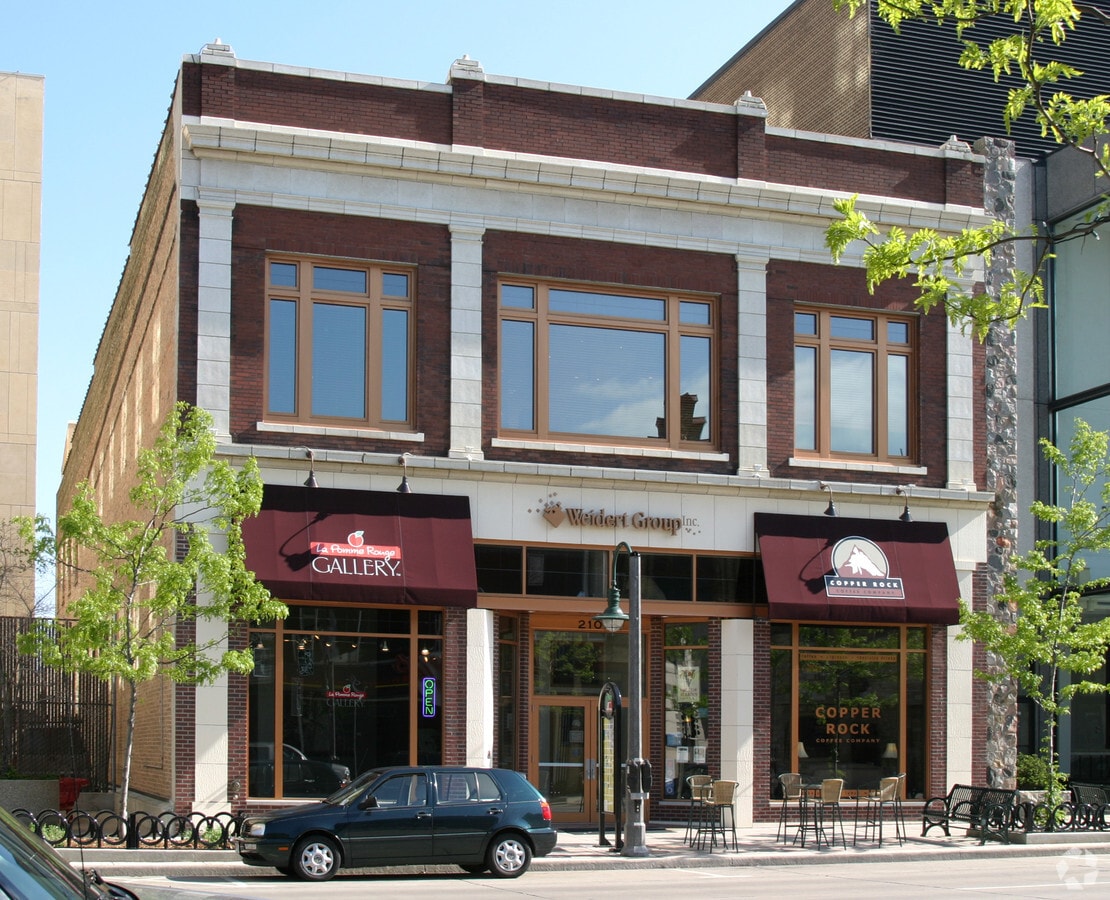 210 W College Ave, Appleton, WI 54911