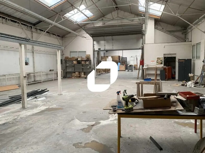 Flex in Épinay-sur-Orge for lease - Building Photo - Image 3 of 11