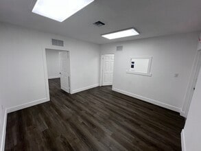 350-382 NE 191st St, Miami, FL for lease Interior Photo- Image 1 of 7