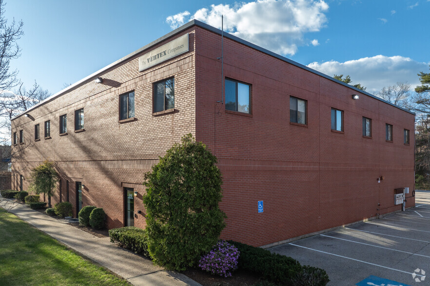 392-398 Libbey Industrial Pky, Weymouth, MA for sale - Building Photo - Image 3 of 5