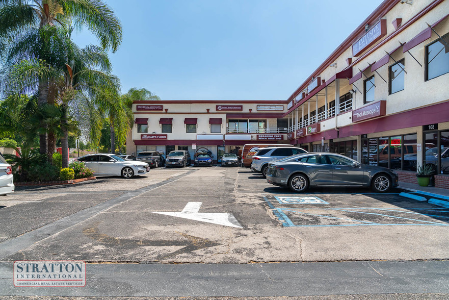 23942 Lyons Ave, Santa Clarita, CA for lease - Building Photo - Image 3 of 6