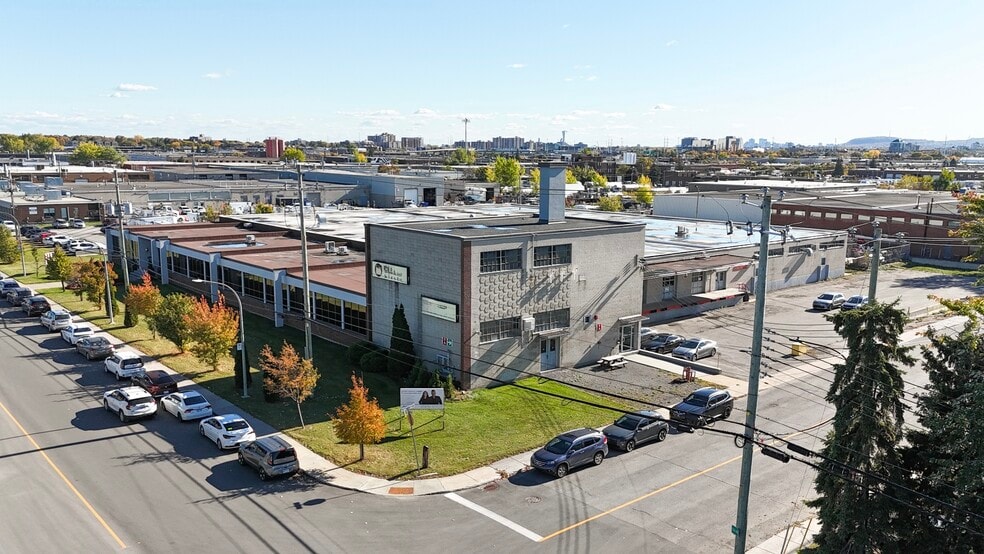 9700 Boul Parkway, Montréal, QC for sale - Building Photo - Image 3 of 7