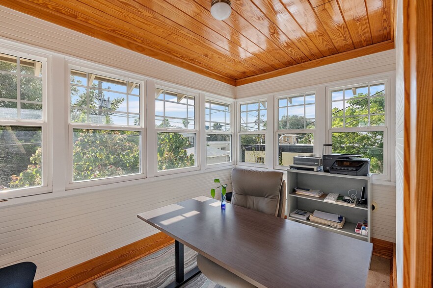 2632 Central Ave, Saint Petersburg, FL for sale - Interior Photo - Image 2 of 39