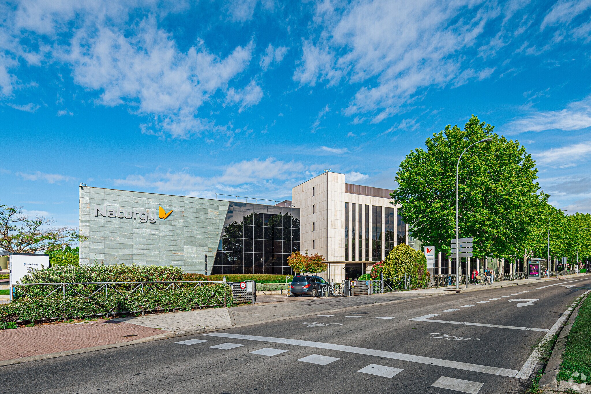 Avenida San Luis, 77, Madrid, Madrid for lease Primary Photo- Image 1 of 5