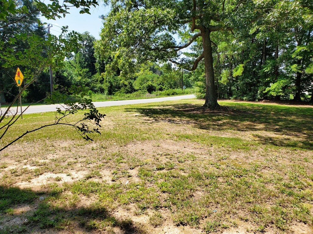 4007 Hicone Rd, Greensboro, NC 27405