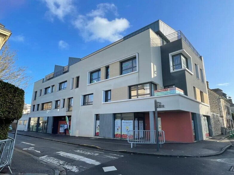 Office in Vernon for sale - Building Photo - Image 1 of 6