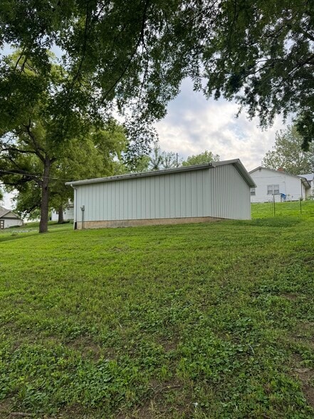 308 E Davis St, Mound City, MO for sale - Building Photo - Image 3 of 4