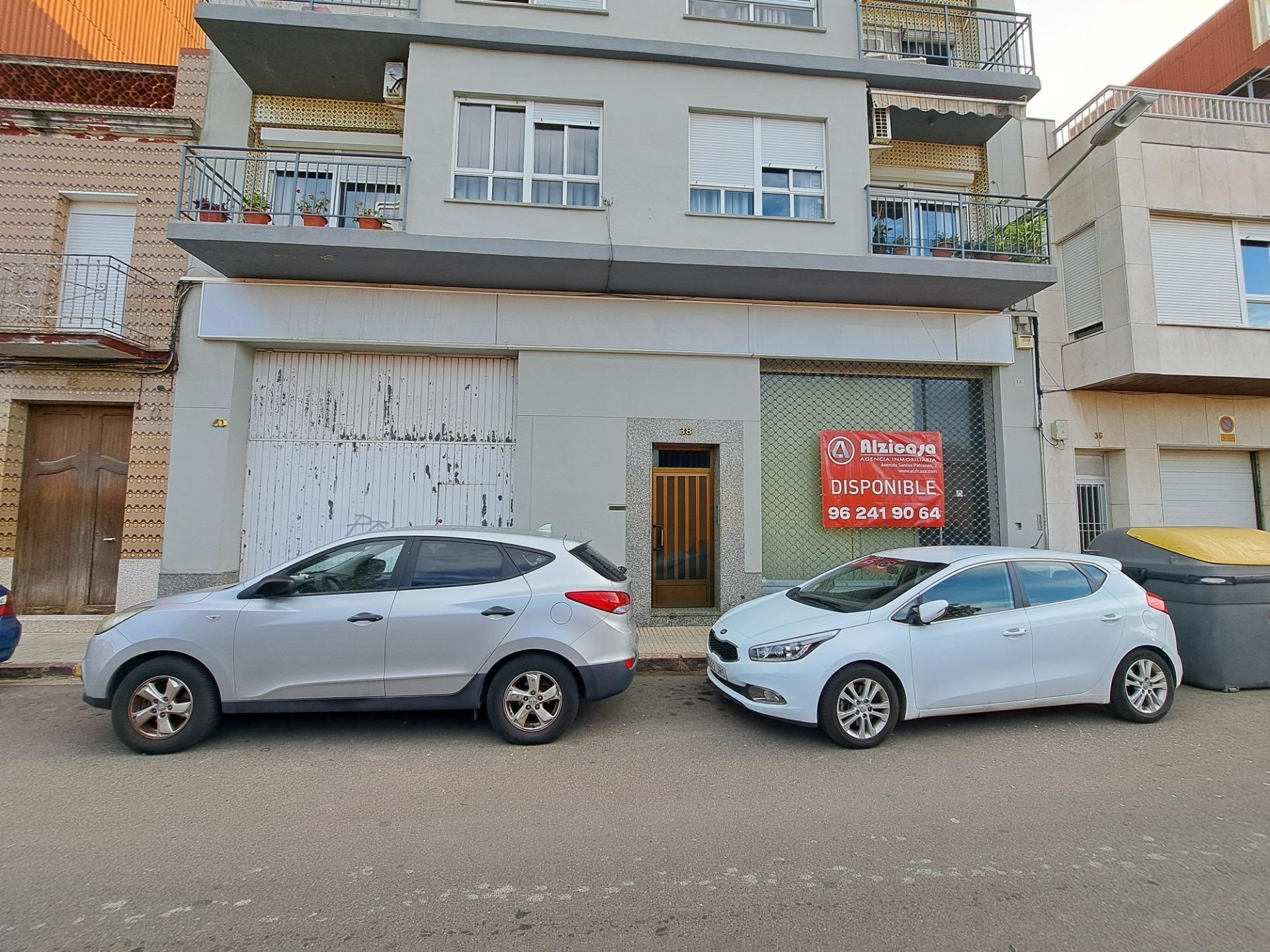 Retail in València for sale Building Photo- Image 1 of 16
