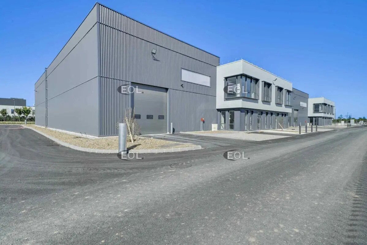 Industrial in Saint-Priest for lease Building Photo- Image 1 of 6