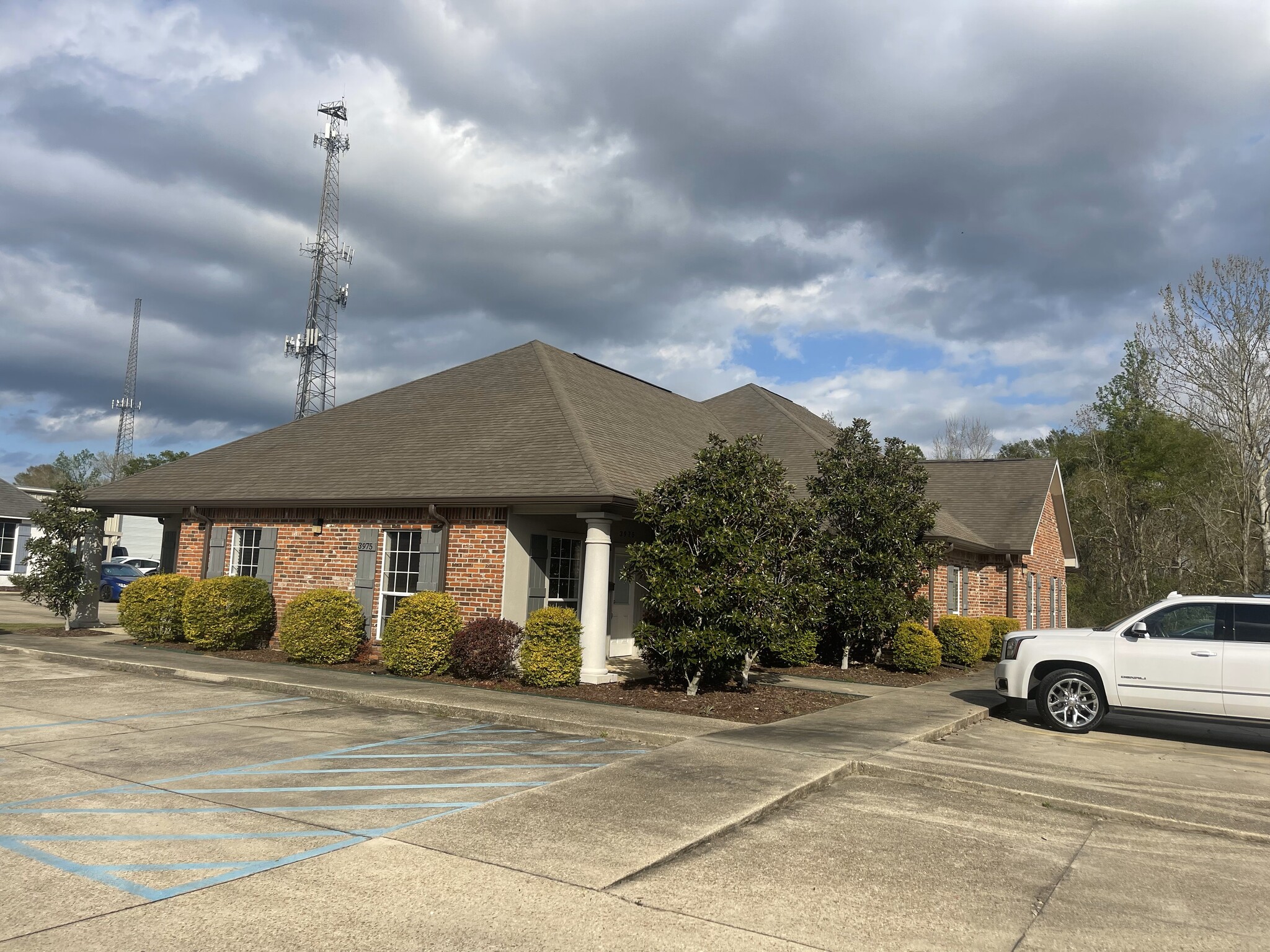 3975 O'Neal Ln, Baton Rouge, LA for lease Building Photo- Image 1 of 32