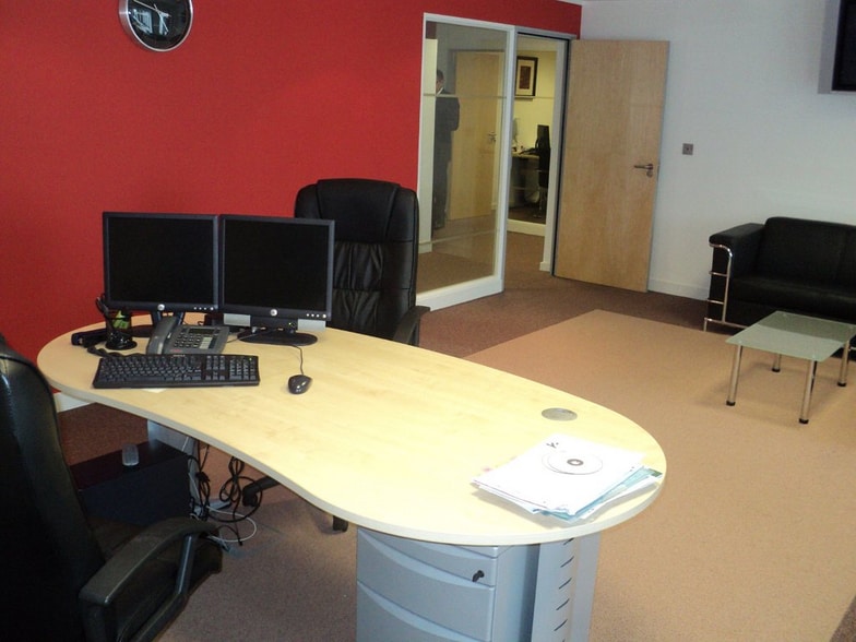 Imperial Wharf, London for sale - Interior Photo - Image 3 of 66