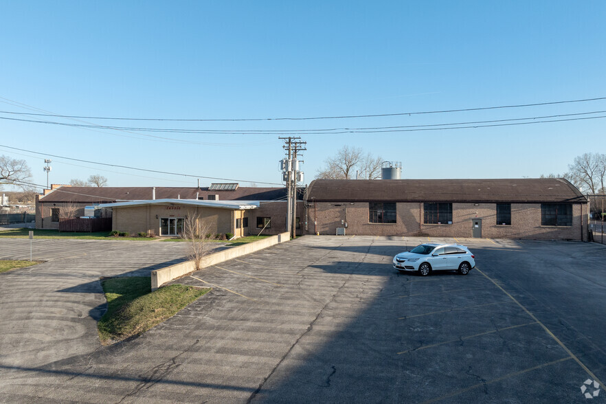 3800 Wesley Ter, Schiller Park, IL for sale - Building Photo - Image 3 of 5