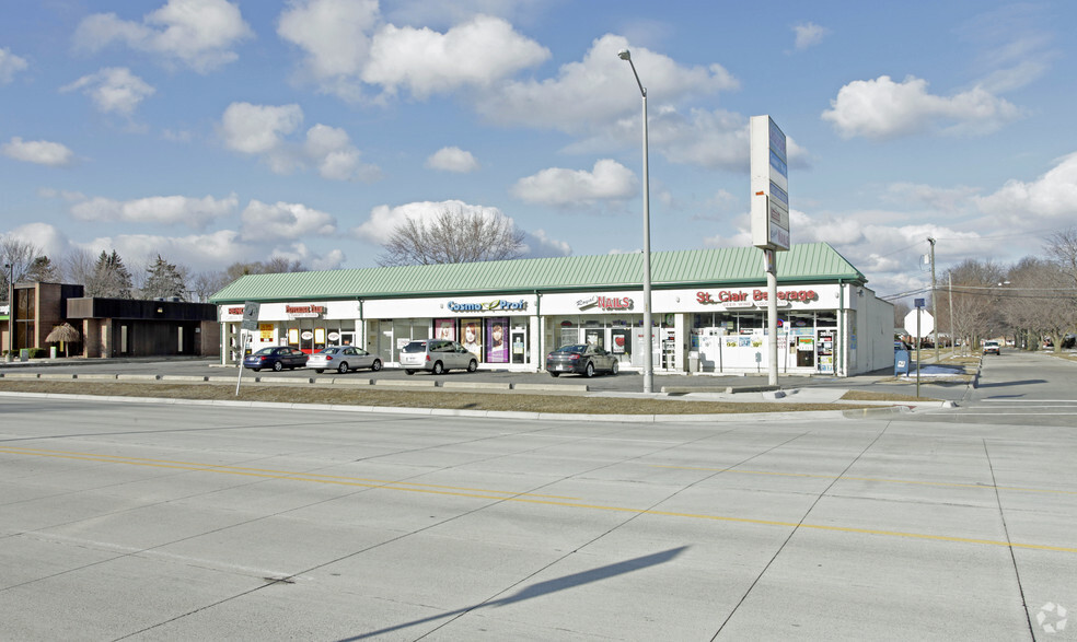 26517-26529 Little Mack Ave, Saint Clair Shores, MI for lease - Building Photo - Image 2 of 2