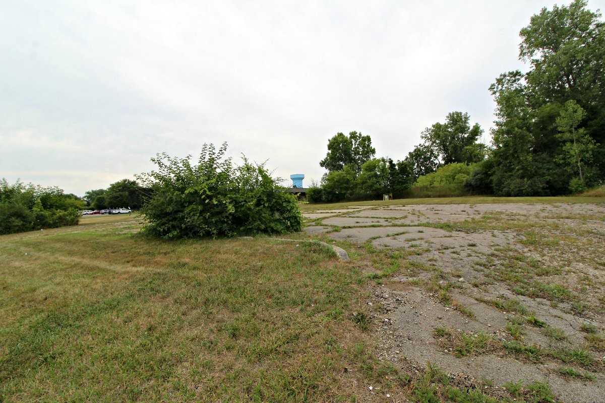 3309-3291 Beecher Rd, Flint, MI for sale Primary Photo- Image 1 of 3