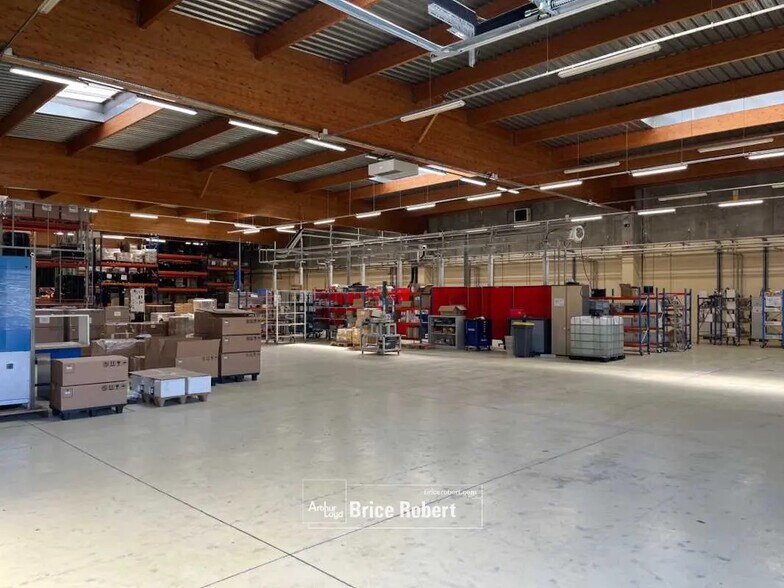 Office in Décines-Charpieu for lease - Interior Photo - Image 3 of 8