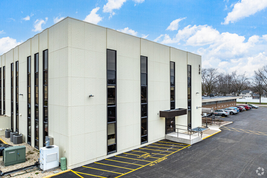 330 N Madison St, Joliet, IL for lease - Primary Photo - Image 1 of 7