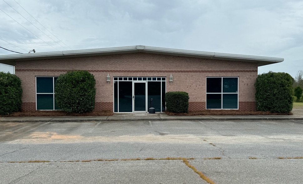 103 Industrial Park Dr, Perry, GA for lease - Building Photo - Image 1 of 26