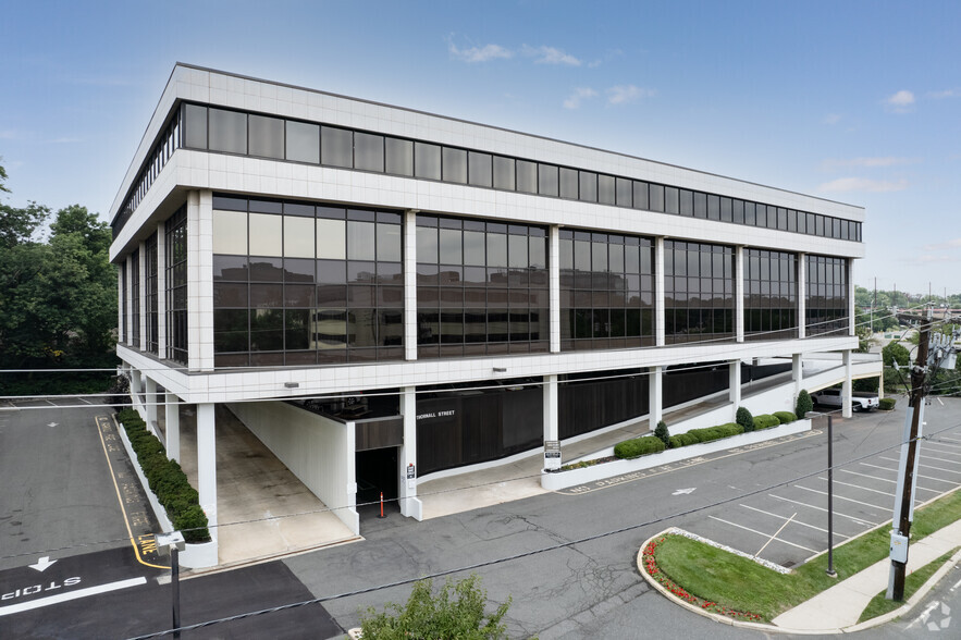 510 Thornall St, Edison, NJ for lease - Building Photo - Image 1 of 9