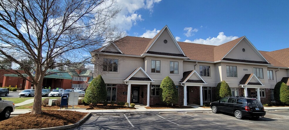 6511 Glenridge Park Pl, Louisville, KY for lease - Building Photo - Image 2 of 3