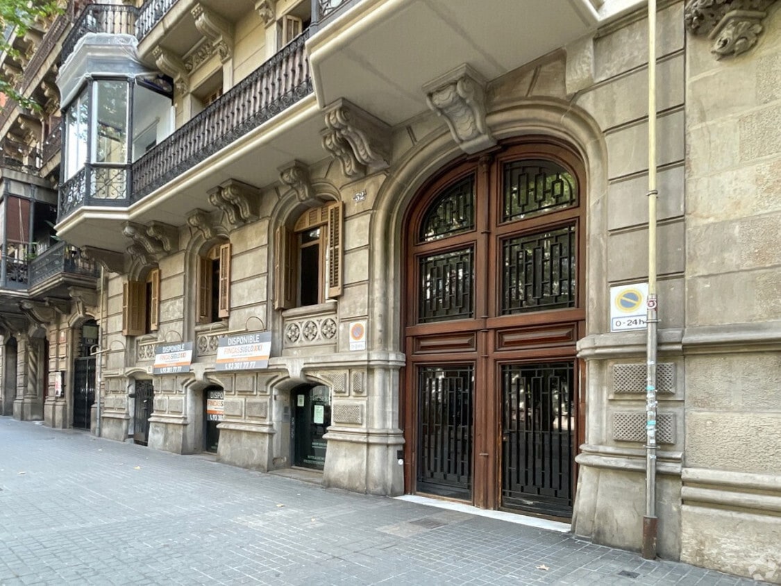 Carrer d'Enric Granados, Barcelona, BAR 08008 -  -  - Interior Photo - Image 1 of 6