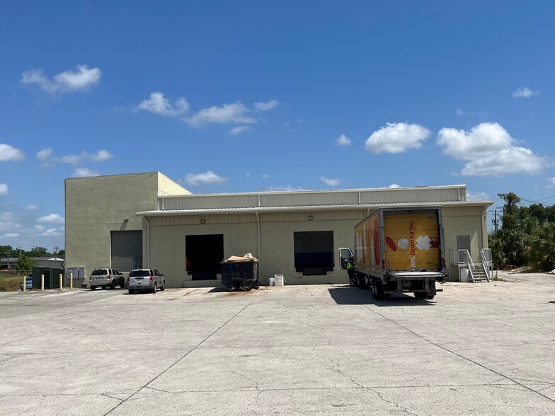 8710 E Broadway Ave, Tampa, FL for lease - Building Photo - Image 2 of 9