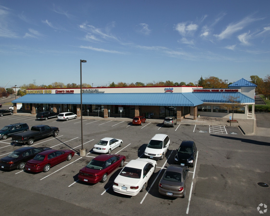 1935 Beam Ave, Maplewood, MN 55109