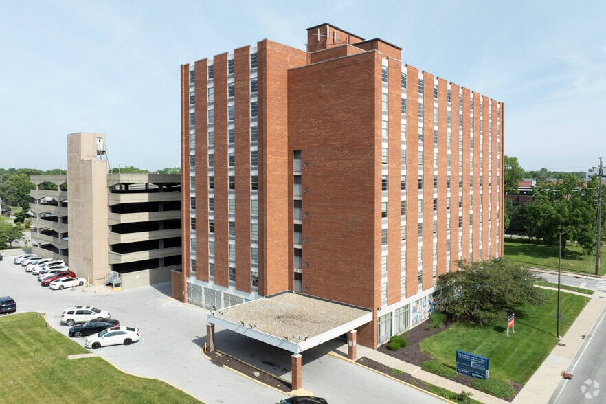 3266 N Meridian St, Indianapolis, IN for lease - Primary Photo - Image 1 of 14