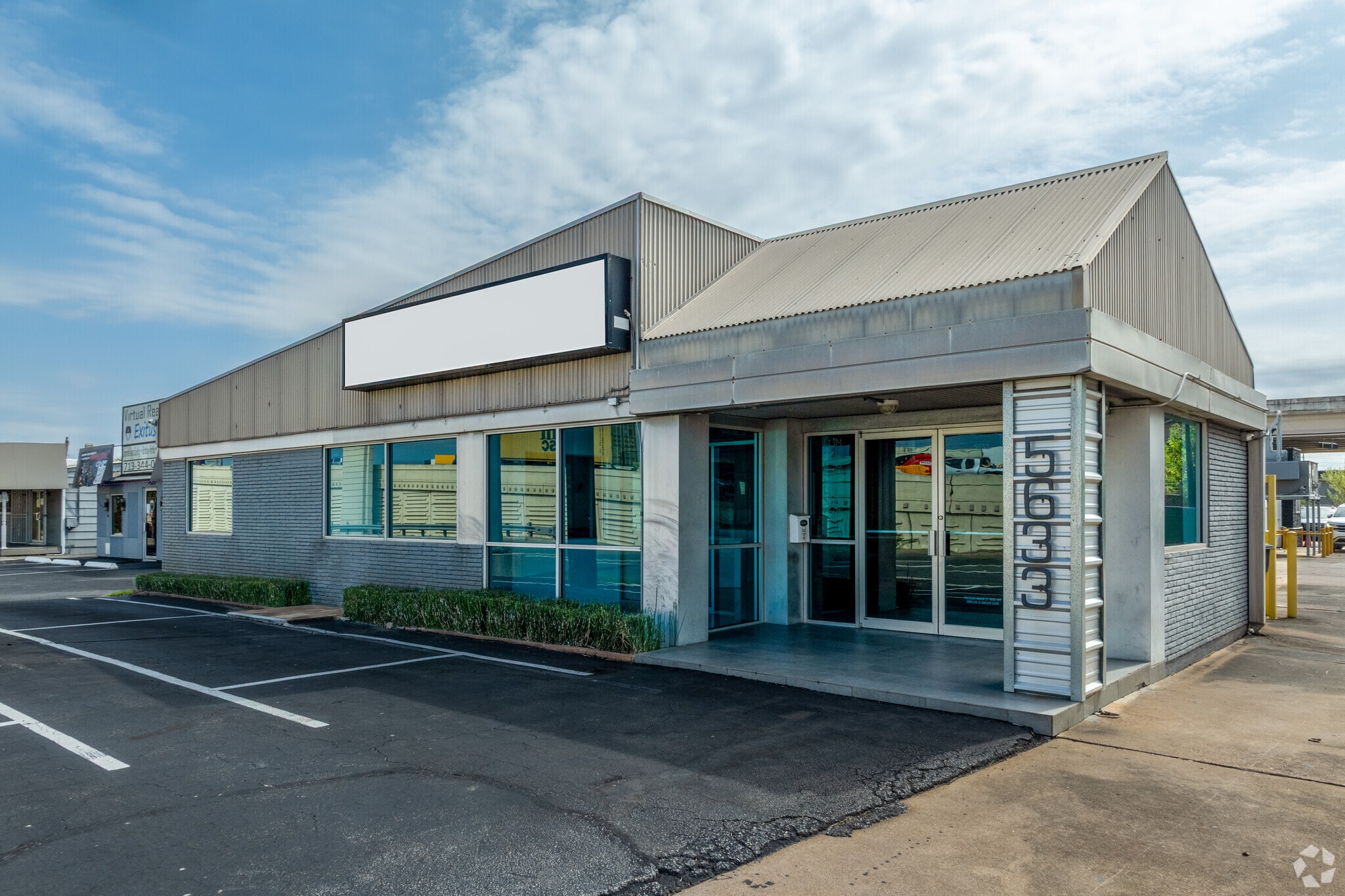 5633 Southwest Fwy, Houston, TX for lease Building Photo- Image 1 of 26