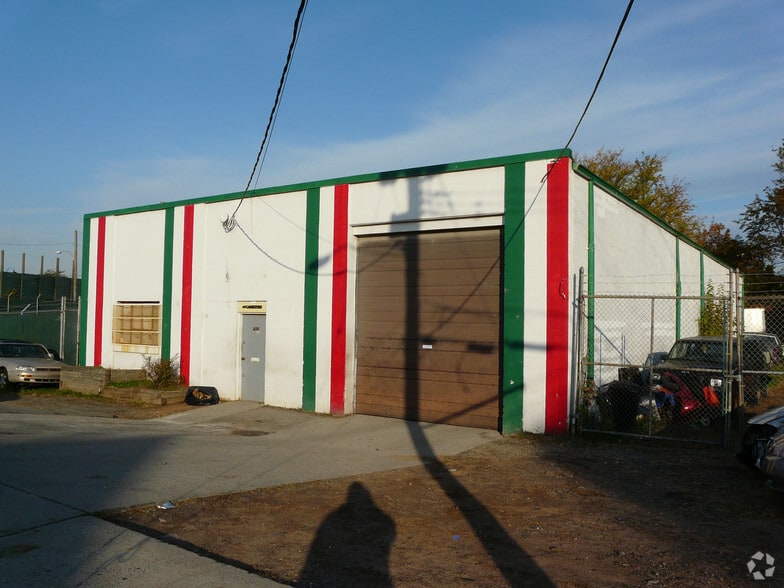 215 Lamberton St, New Haven, CT for sale - Building Photo - Image 2 of 2