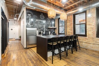 332 S Michigan Ave, Chicago, IL for lease Interior Photo- Image 1 of 5