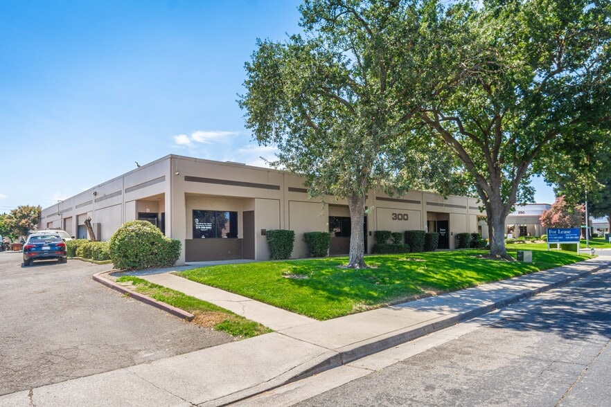 North Point Business Park portfolio of 5 properties for sale on LoopNet.com - Building Photo - Image 3 of 12