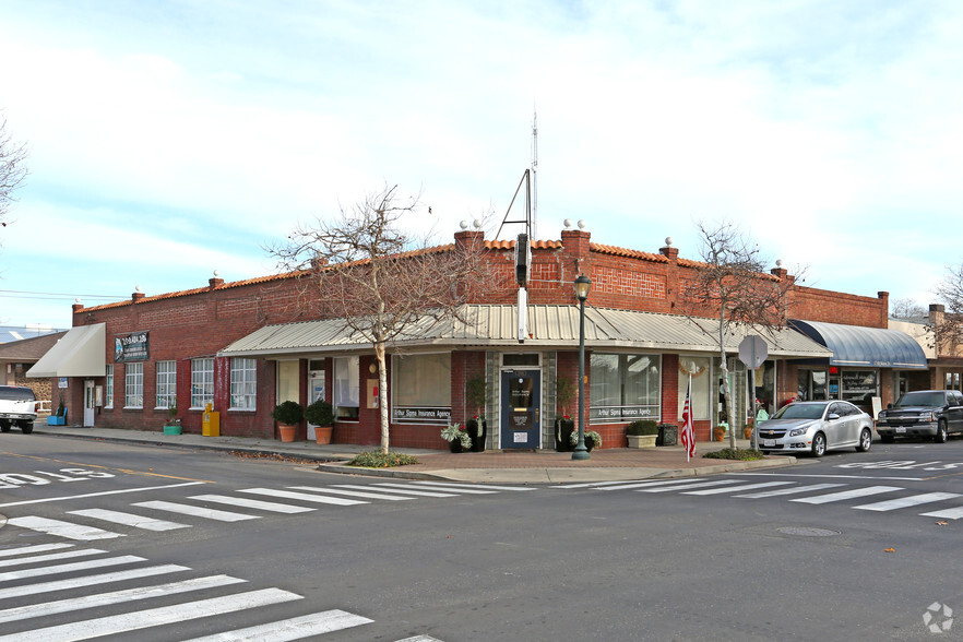 1702 Main St, Escalon, CA for sale - Primary Photo - Image 1 of 11