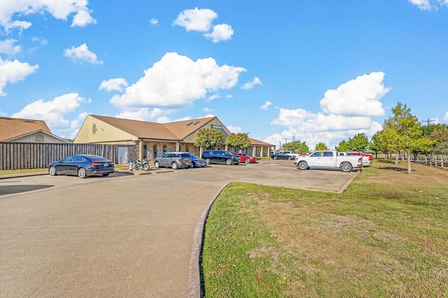 2850 Goliad St, Rockwall, TX for lease - Building Photo - Image 2 of 18