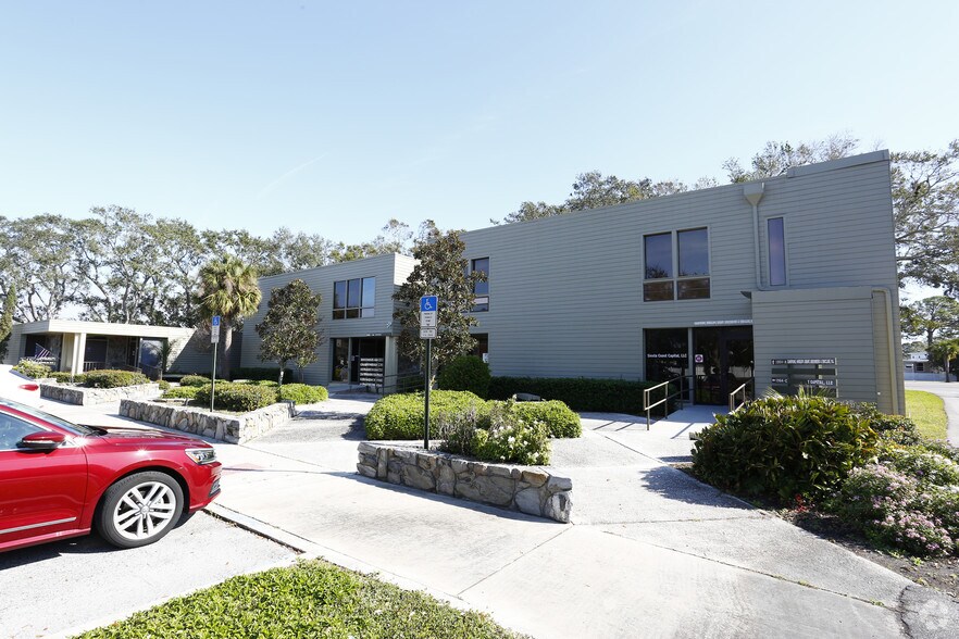 1968 Bayshore Blvd, Dunedin, FL 34698