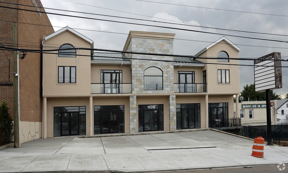 1694-1698 Victory Blvd, Staten Island, NY for sale - Primary Photo - Image 1 of 1