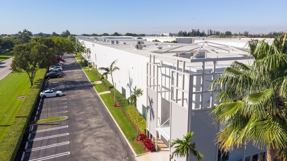 10913 NW 30th St, Miami, FL for lease - Aerial - Image 2 of 4