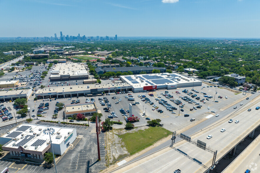 2414 Ben White Blvd W, Austin, TX for lease - Building Photo - Image 1 of 10