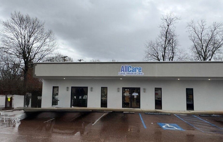 109 Eureka St, Batesville, MS for lease - Building Photo - Image 1 of 13