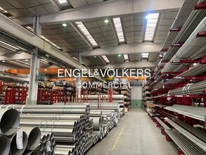 Industrial in Barcelona, Barcelona for lease Interior Photo- Image 2 of 9
