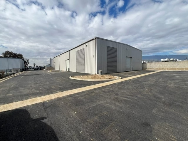 8655 Beech Ave, Fontana, CA for lease - Building Photo - Image 2 of 4