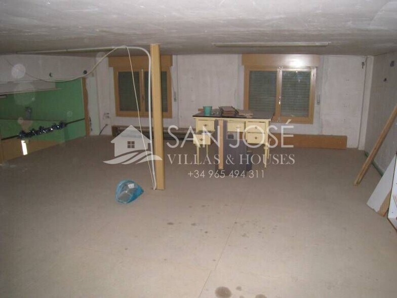 Retail in Alicante for sale - Building Photo - Image 3 of 4