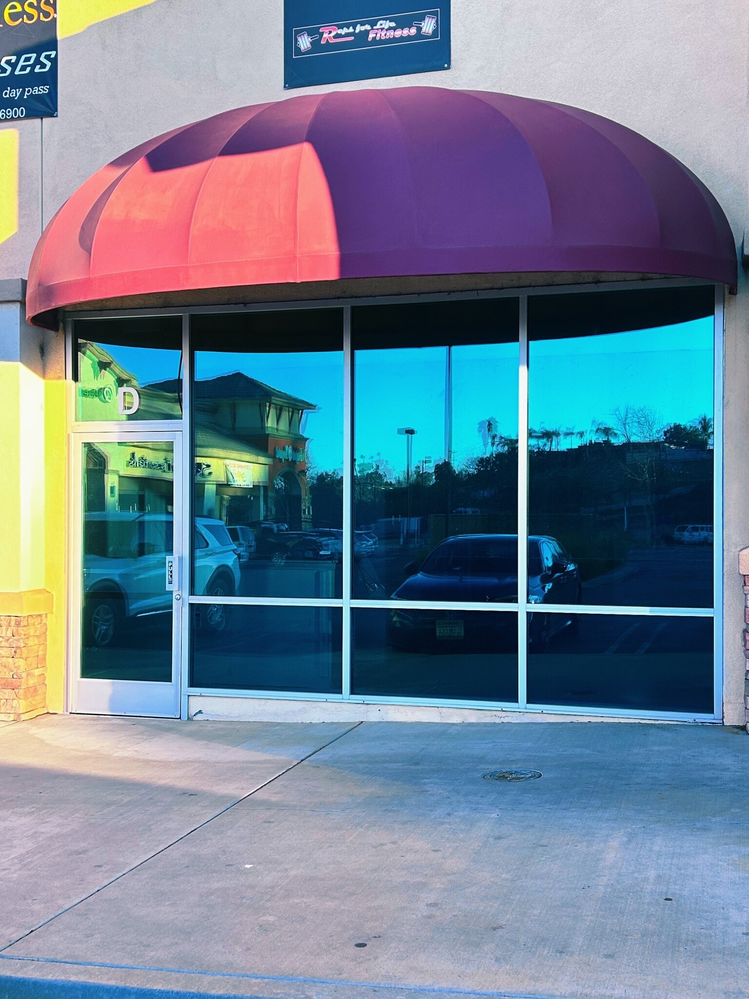 33490-33492 Oak Glen Rd, Yucaipa, CA for lease Building Photo- Image 1 of 2