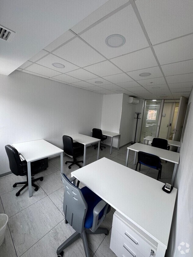 Calle de Cronos, 8, Madrid, Madrid for lease Interior Photo- Image 1 of 5