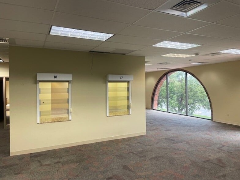 1600 Tamiami Trl, Port Charlotte, FL for sale - Building Photo - Image 2 of 8