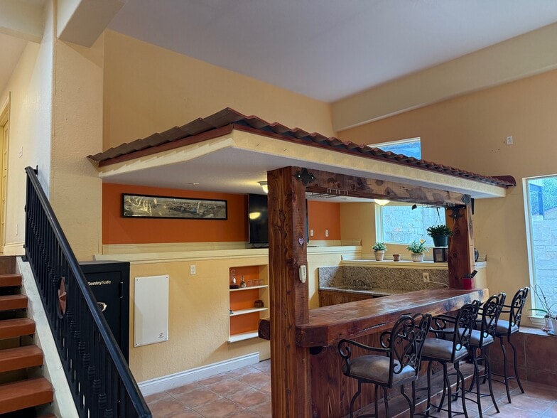 1684 Rocky Riv, Canyon Lake, TX for sale - Building Photo - Image 2 of 27