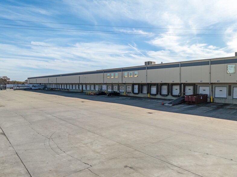 2251 Sylvan Rd, East Point, GA for lease - Building Photo - Image 3 of 11