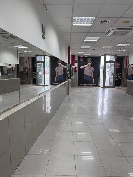 Retail in Inca, Islas Baleares for sale - Interior Photo - Image 1 of 18